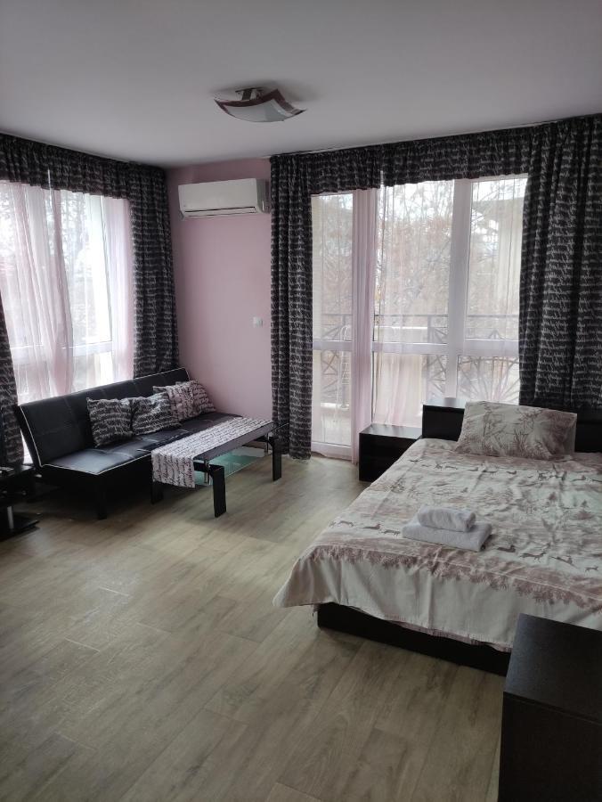Medical University Apartments Plovdiv Exteriör bild